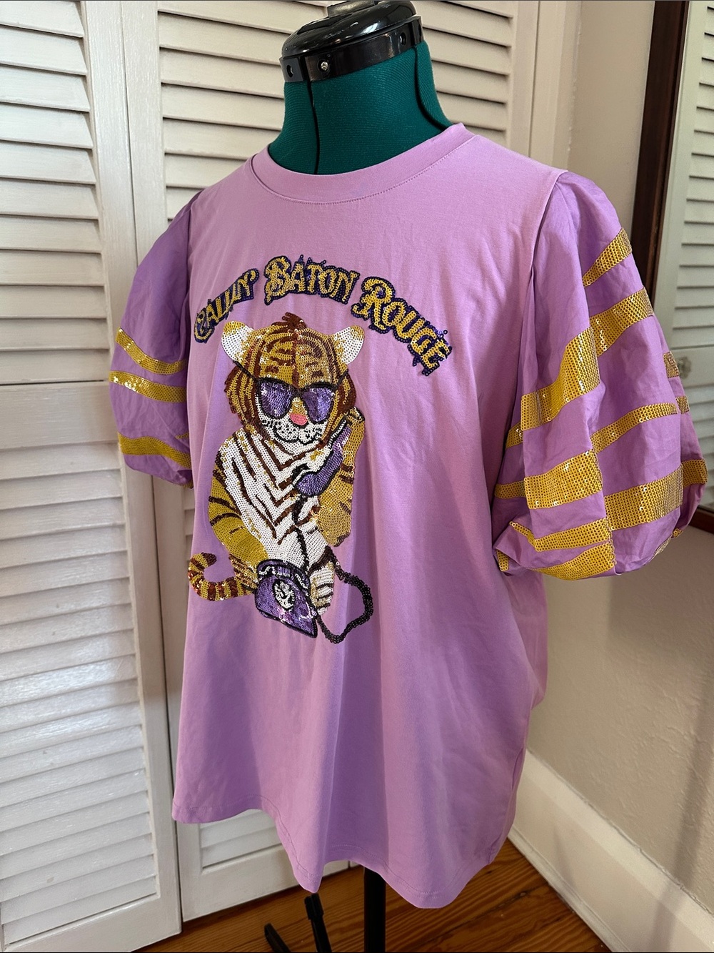 LSU  Puff-Sleeve Graphic Tiger Tee with Gold Sequin Stripes